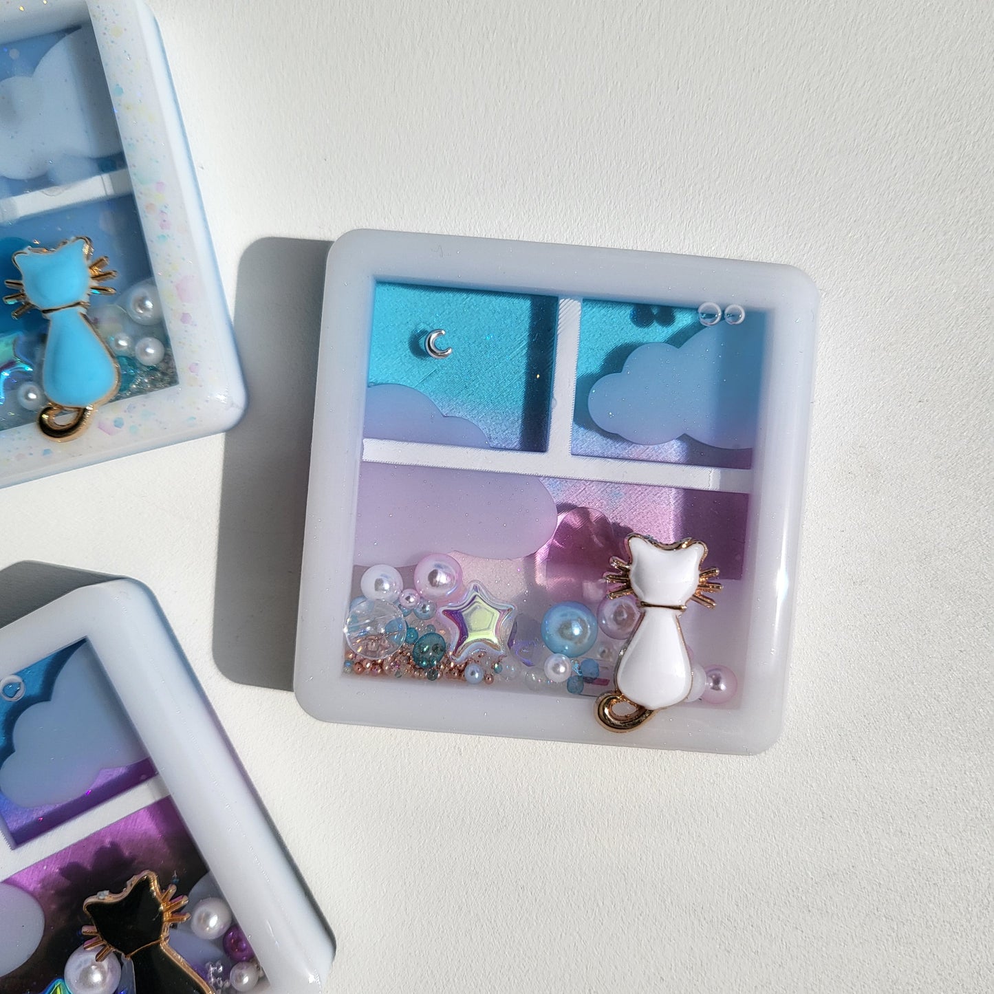 TTE Originals Cat by the Window resin shaker charm