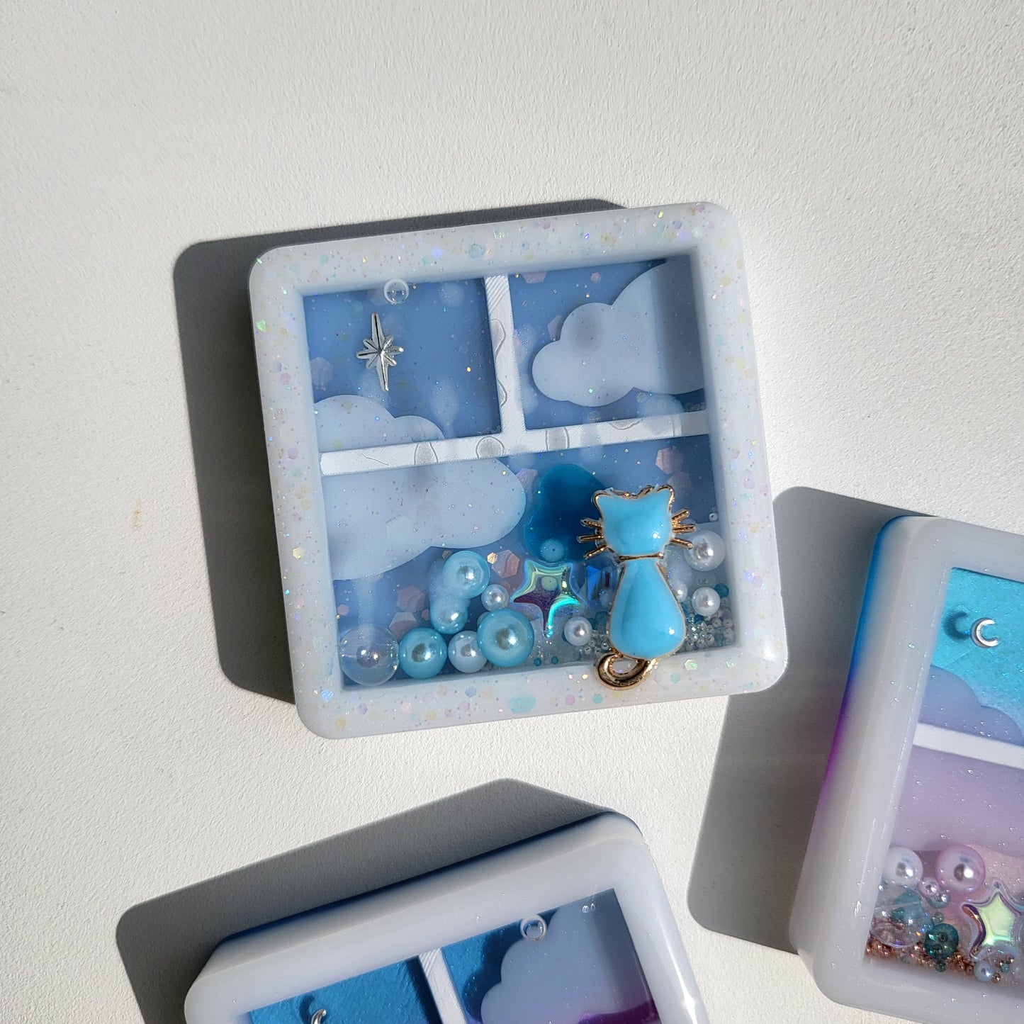 TTE Originals Cat by the Window resin shaker charm