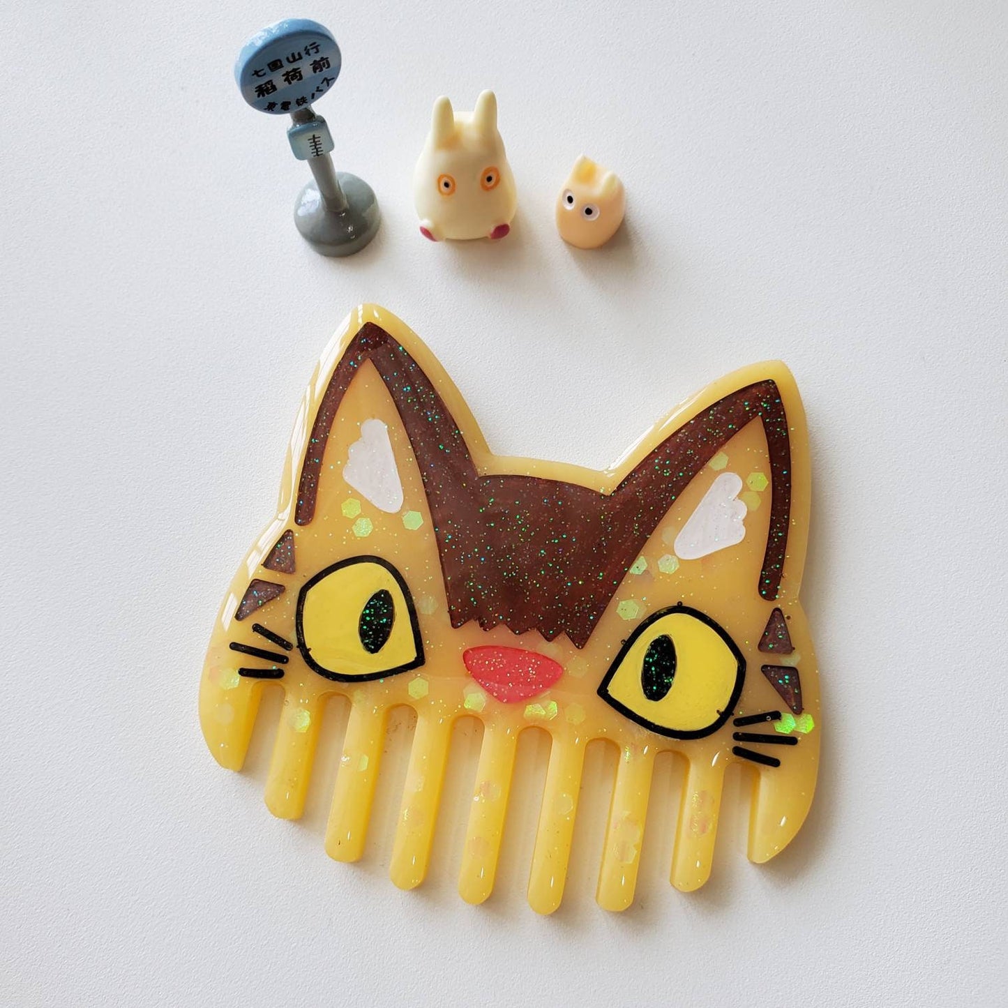 SG Bus Cat inspired Handmade resin shaker keychain and hair comb