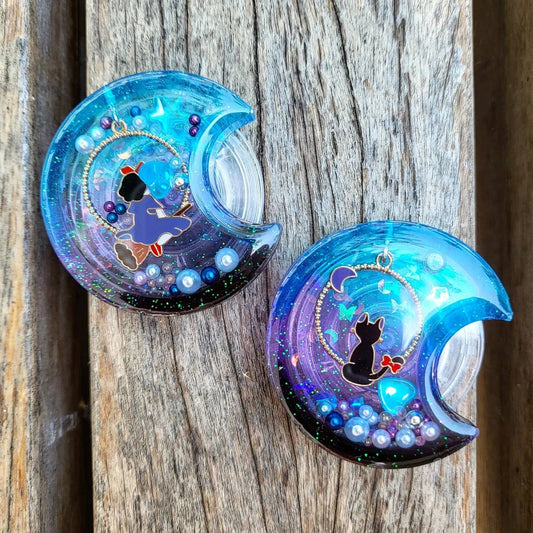 SG Kawaii Witch and Black Cat Handmade Resin Shaker Keychain Charms Badge Reels